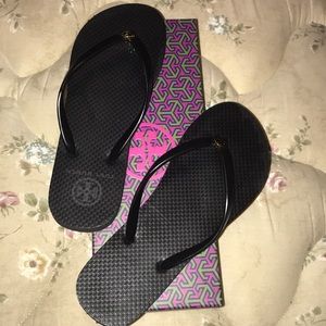 Tory Burch Thin black flip flops